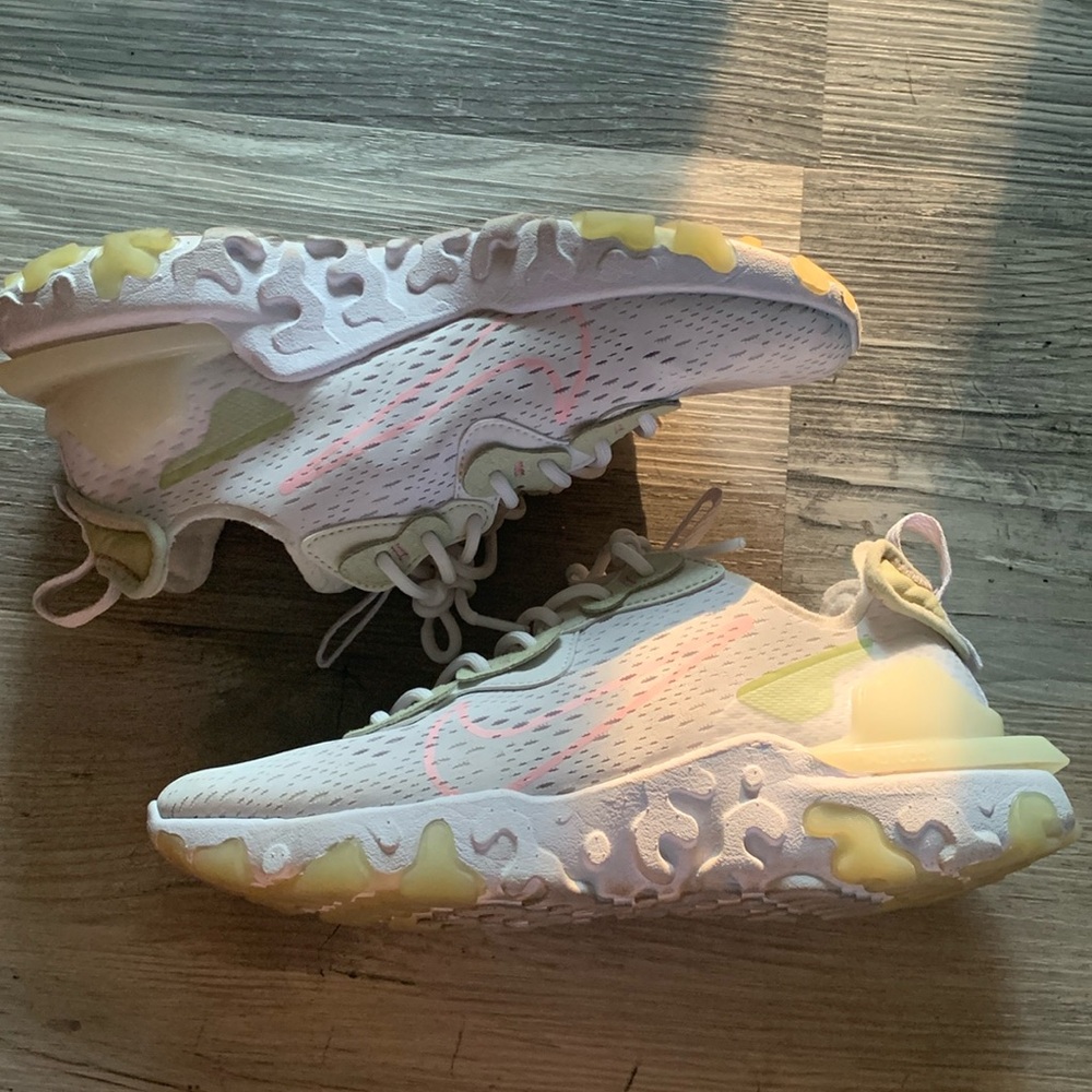Nike React Element White/Green/Pink W